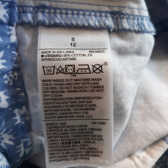 Gap summer shorts sz 8 *V - Picture 3 of 5